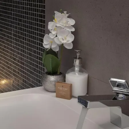 Hellochalet - To Door With Big Terrace Overlooking Skiruns