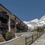 Daire Hellochalet - To Door With Big Terrace Overlooking Skiruns