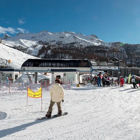 Hellochalet - To Door With Big Terrace Overlooking Skiruns Breuil-Cervinia